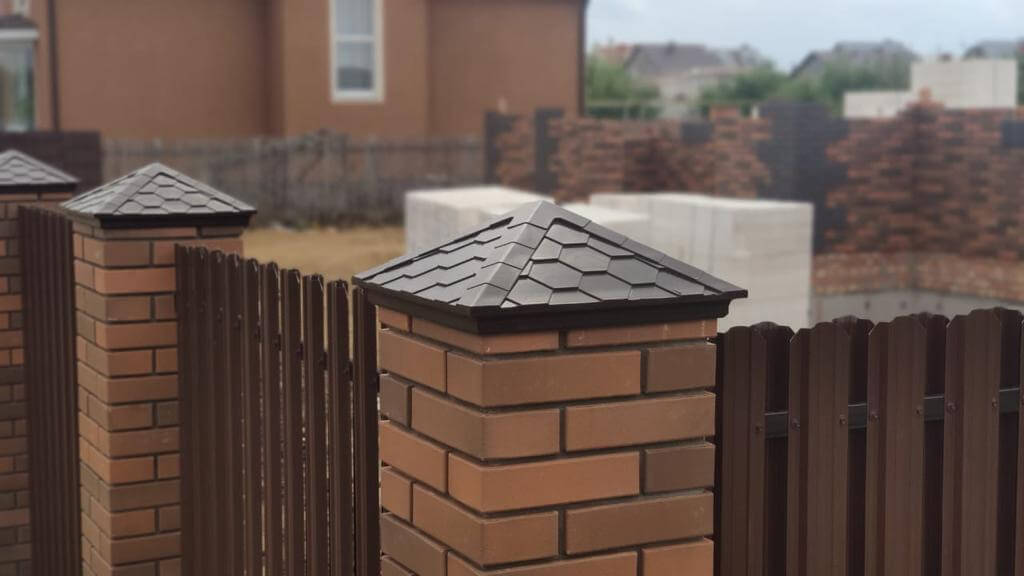 Колпак Zking Эверест Коричневый на столб 1.5х1.5 кирпича (390х390мм) в Кирово-Чепецке фото