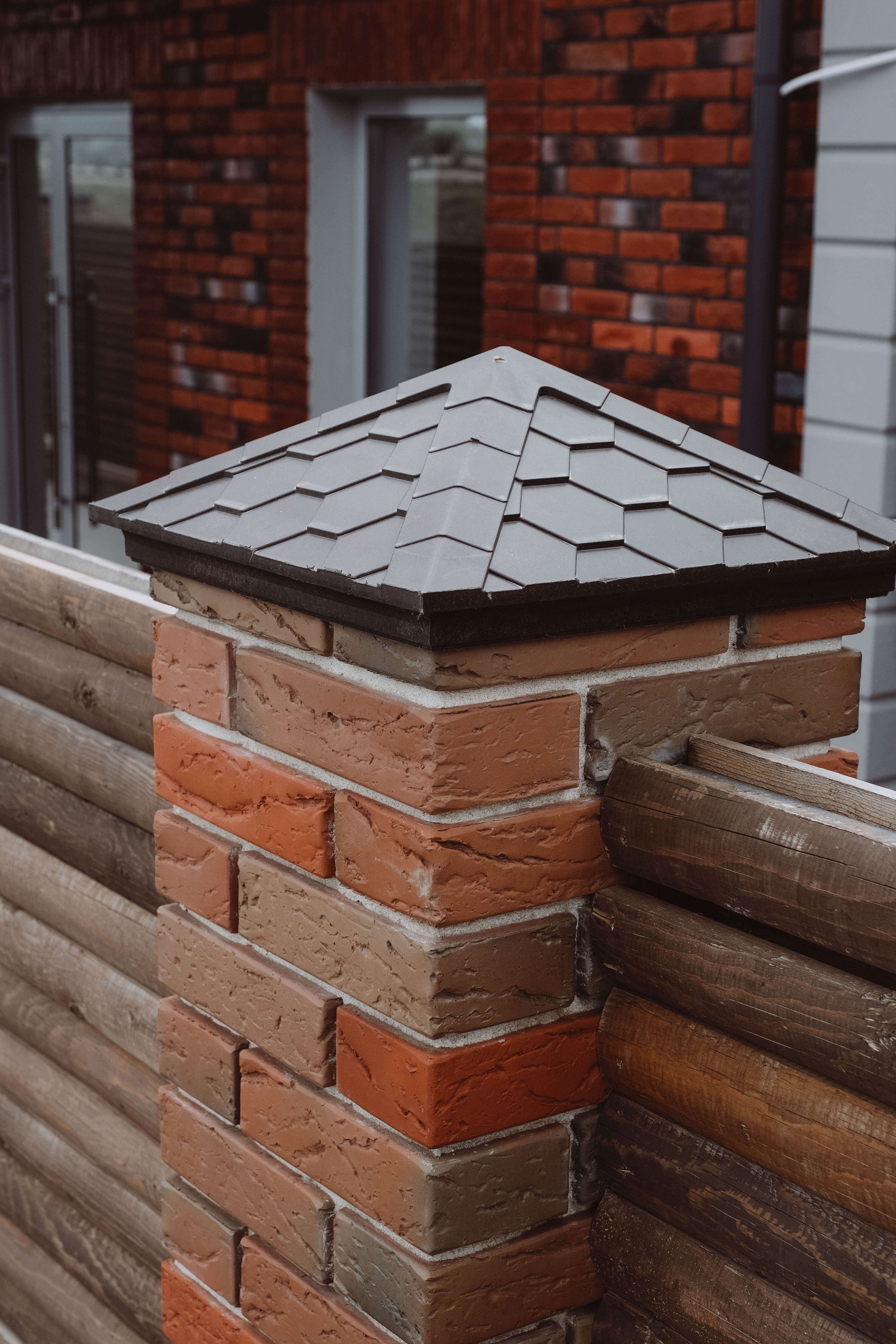 Колпак Zking Эверест Коричневый на столб 1.5х1.5 кирпича (390х390мм) в Кирово-Чепецке фото