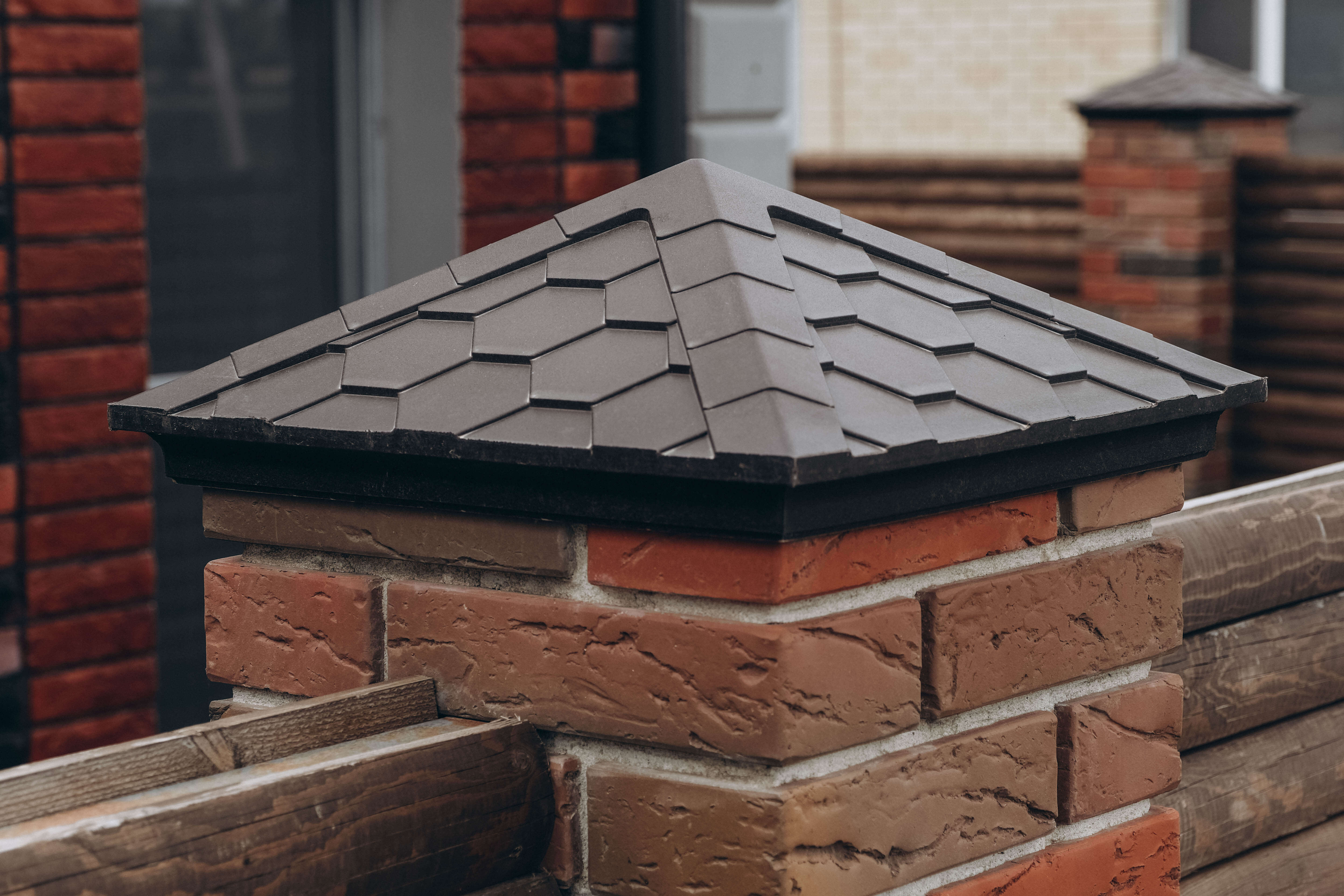 Колпак Zking Эверест Коричневый на столб 1.5х1.5 кирпича (390х390мм) в Кирово-Чепецке фото